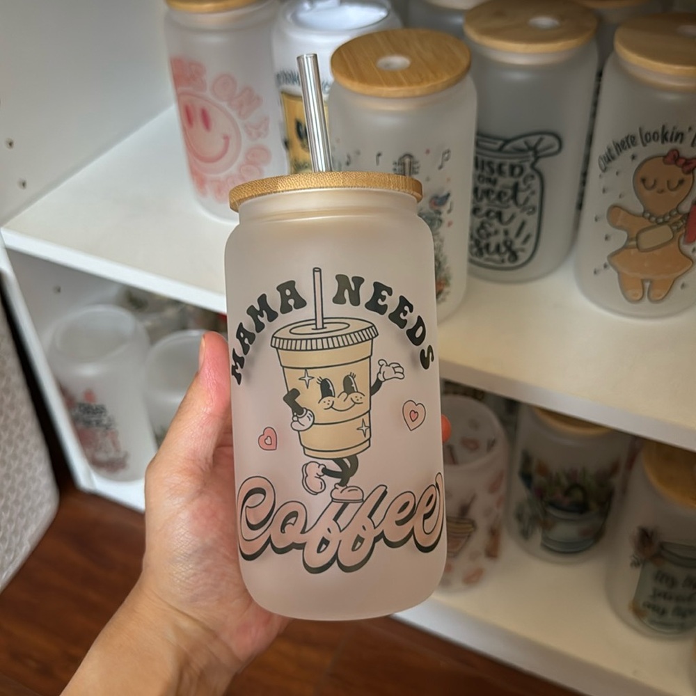 Mamá Needs Coffee Can Glass Cup